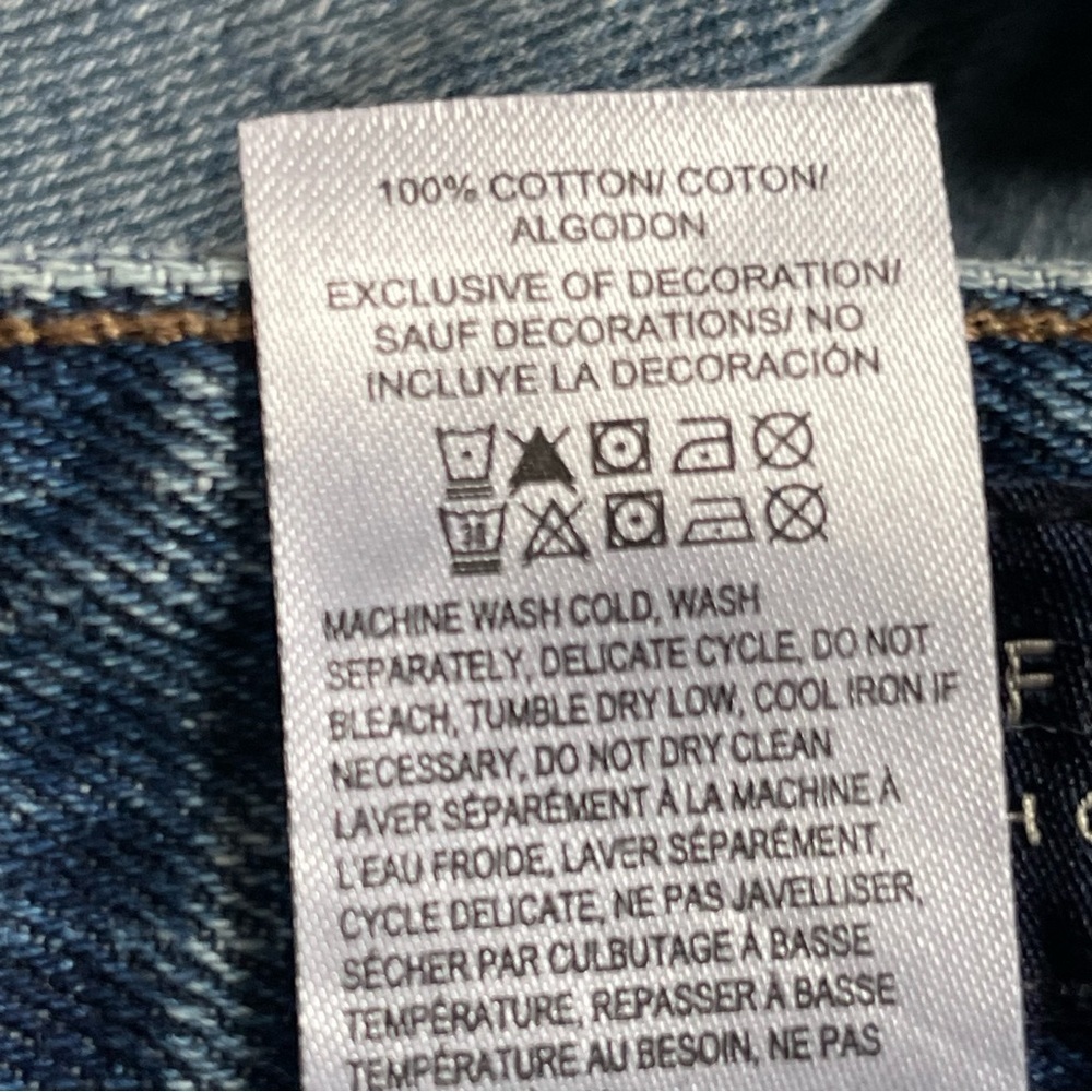 Lucky Brand Boyfriend Blue Denim Cuffed Shorts Size 6/28 Distressed Cotton - Picture 9 of 9